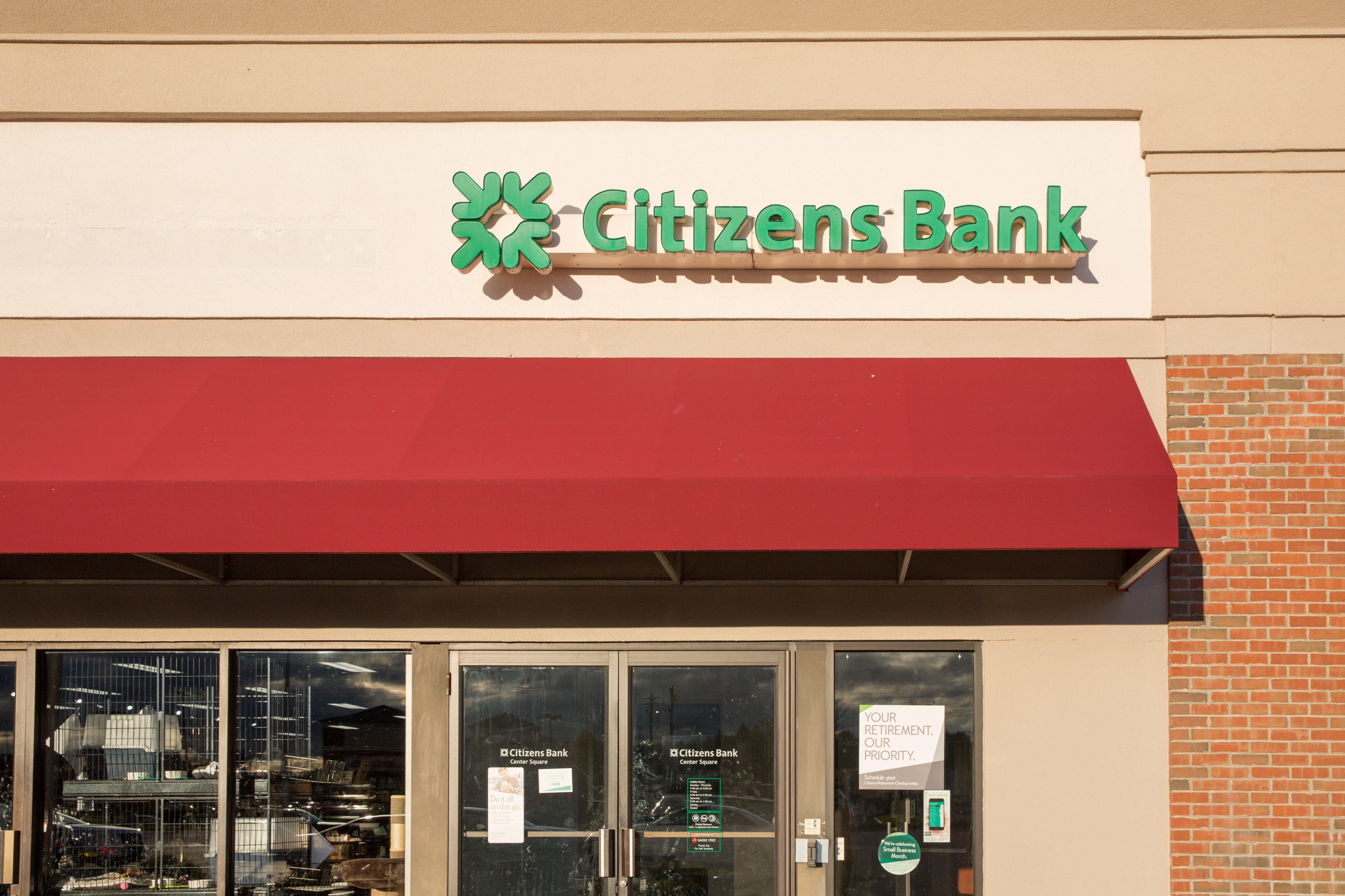 Local bank s green. Citizen банк. Citizens Financial. Citizens Financial Group. Collateral in Corporate Finance.
