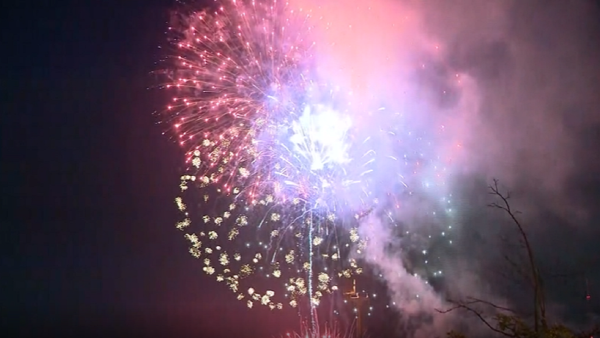 Fireworks return to Orchard Beach for annual ‘New York Salutes America