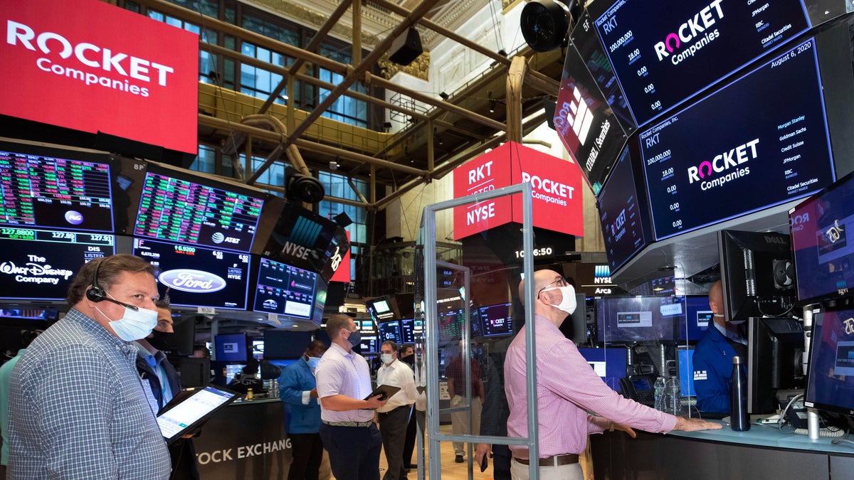 Stocks Close Lower, Nasdaq on 3-Day Losing Streak