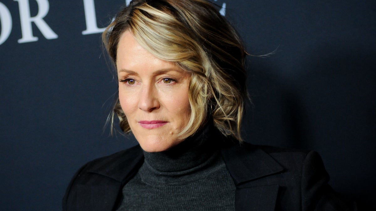 Pictures of mary stuart masterson